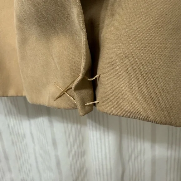 PERFECT CONDITION💖 Light Tan Camel Trenchcoat from Amazon Essentials - Picture 6 of 10